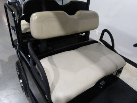 2018 E-Z-GO RXV Gas golf cart