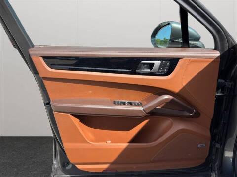 2022 Porsche Cayenne