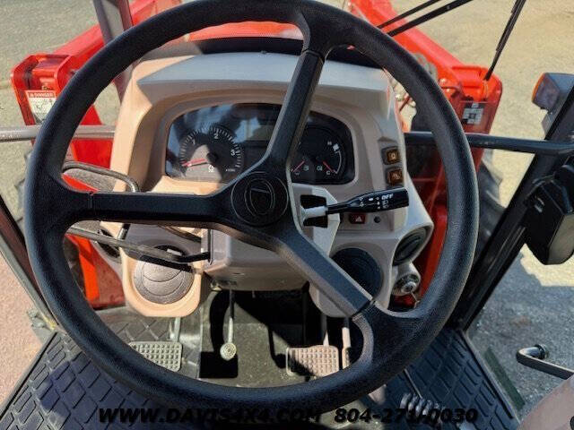 2017 Kubota M7060D 4X4 TRACTOR/LOADER