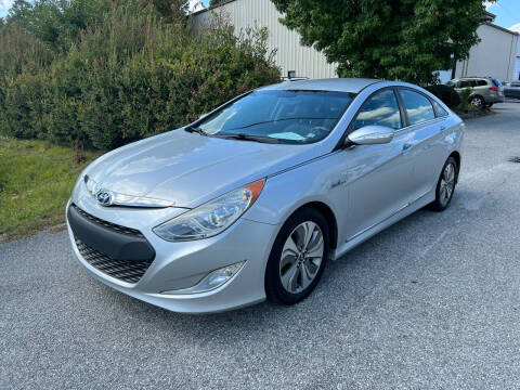 2013 Hyundai Sonata Hybrid for sale at Hooper's Auto House LLC in Wilmington NC