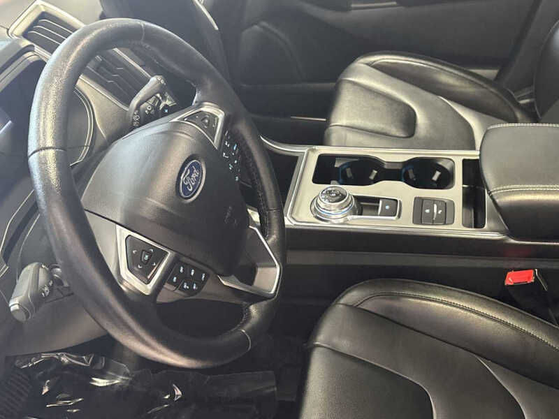 2022 Ford Edge Titanium