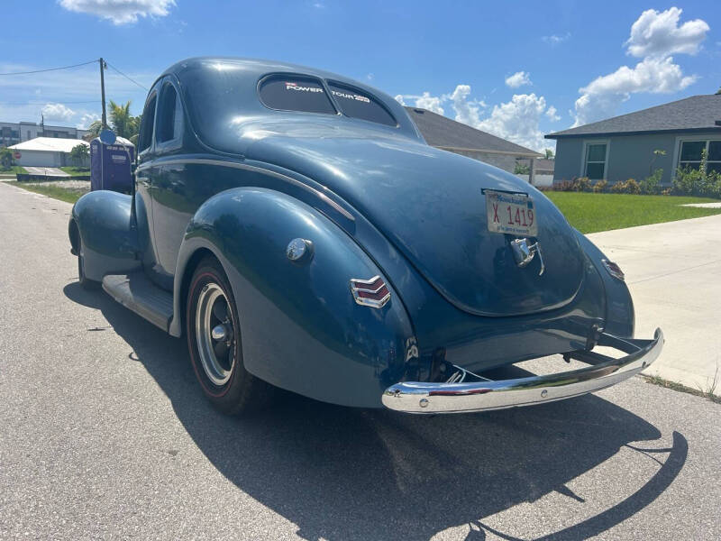 1940 Ford Deluxe