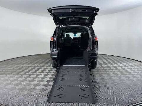 2023 Toyota Sienna LE 8-Passenger