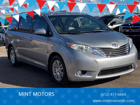 2017 Toyota Sienna XLE 8-Passenger