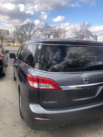 2017 Nissan Quest SV