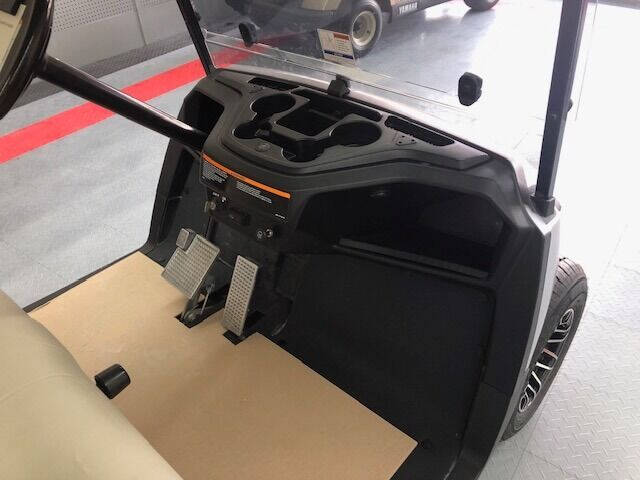 2017 Yamaha QuieTech Gas Golf Car - Silver