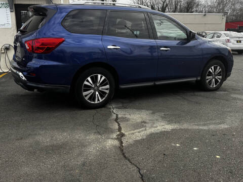 2017 Nissan Pathfinder SL