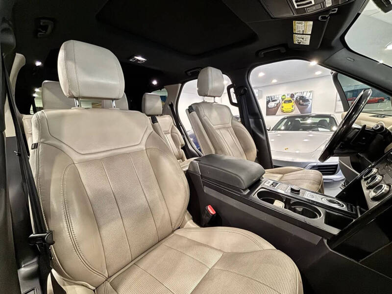 2017 Land Rover Discovery SE