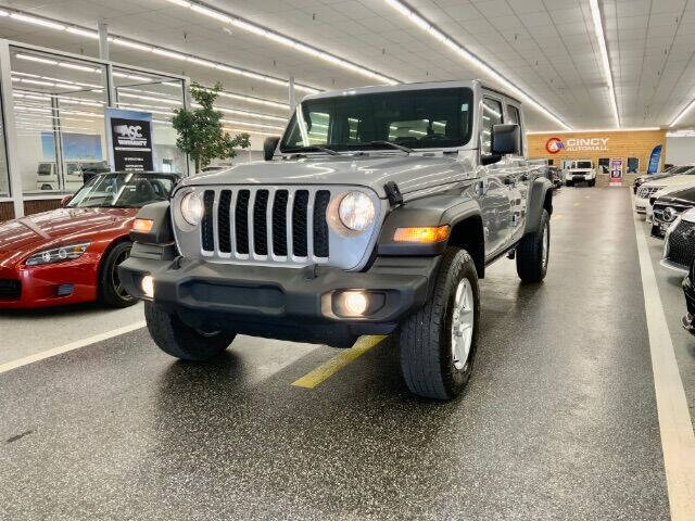 2020 Jeep Gladiator for sale at Dixie Imports in Fairfield OH