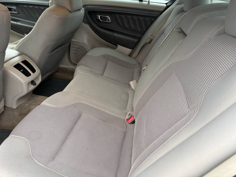 2011 Ford Taurus SEL