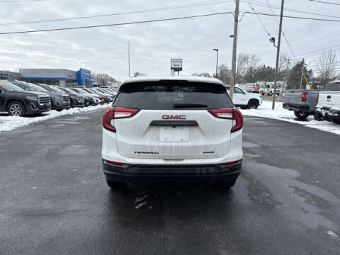 2023 GMC Terrain SLT