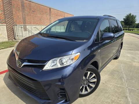 2020 Toyota Sienna for sale at AUTO DIRECT in Houston TX