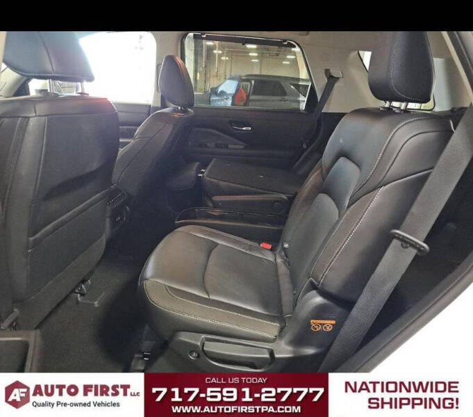 2023 Nissan Pathfinder SL