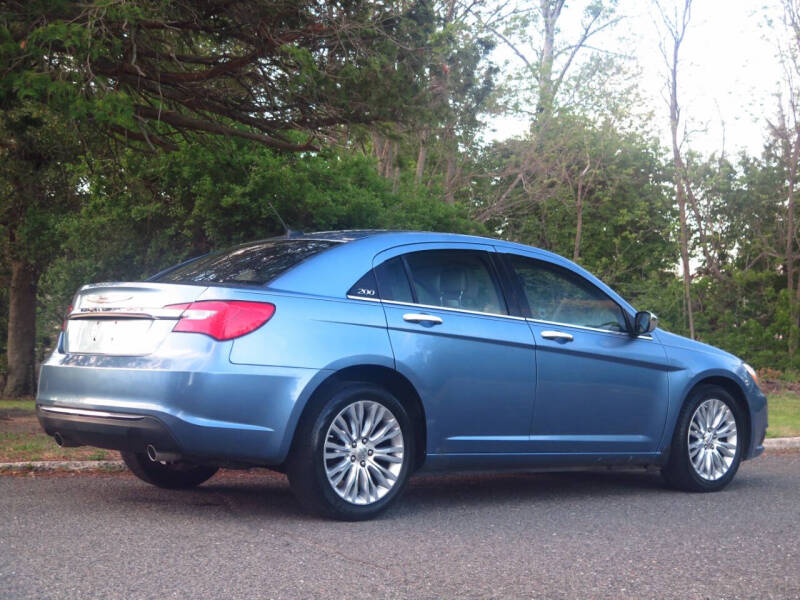 2011 Chrysler 200 Limited