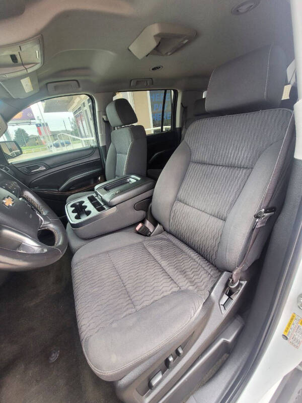 2016 Chevrolet Suburban LS