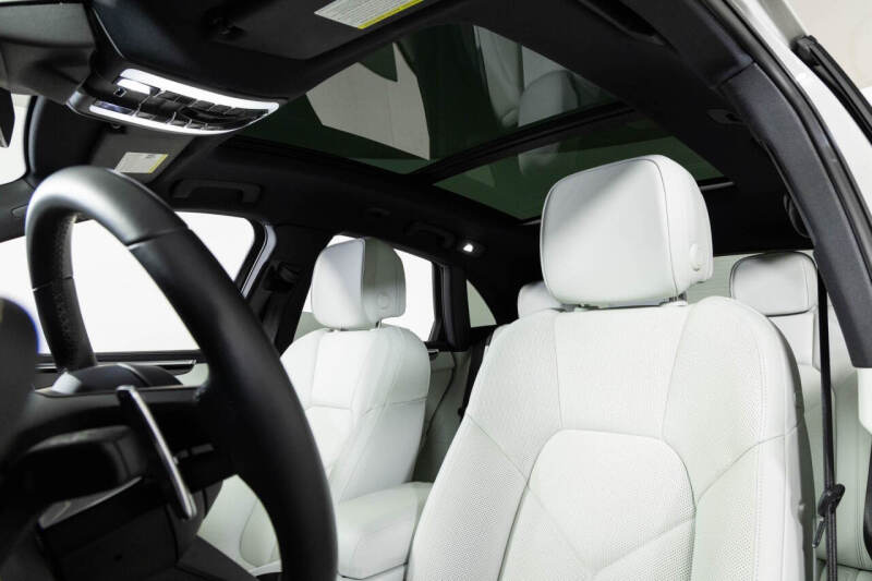 2022 Porsche Macan S