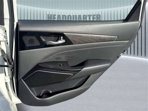 2020 Kia Cadenza Technology