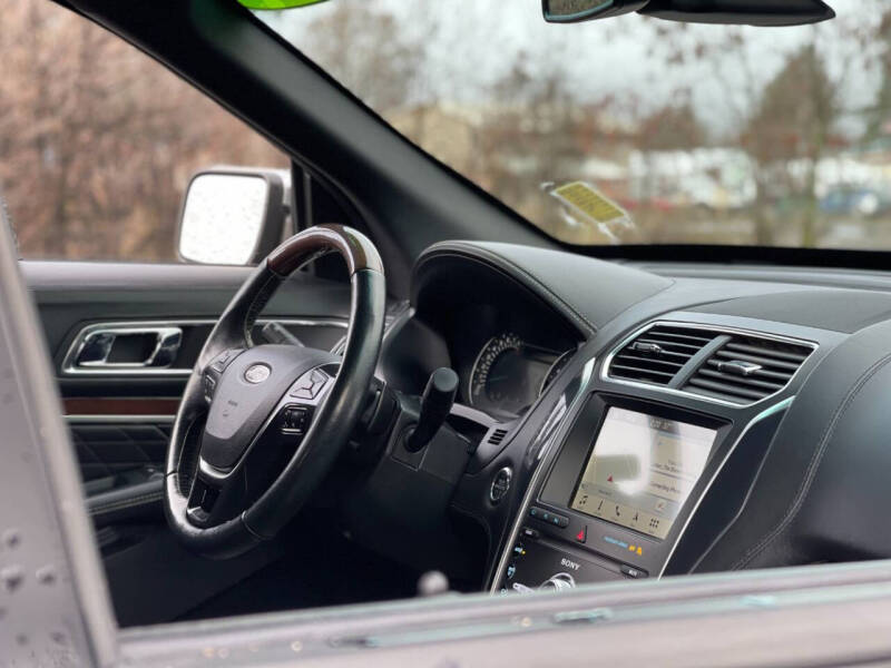 2019 Ford Explorer Platinum