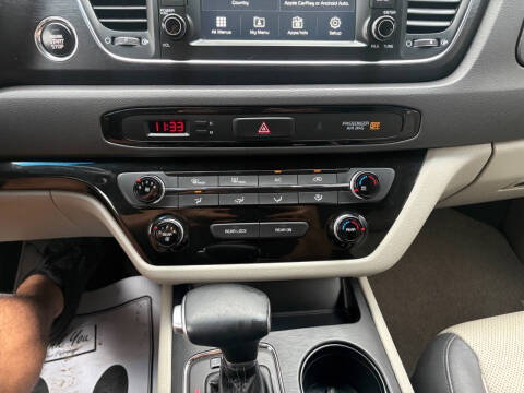 2017 Kia Sedona LX