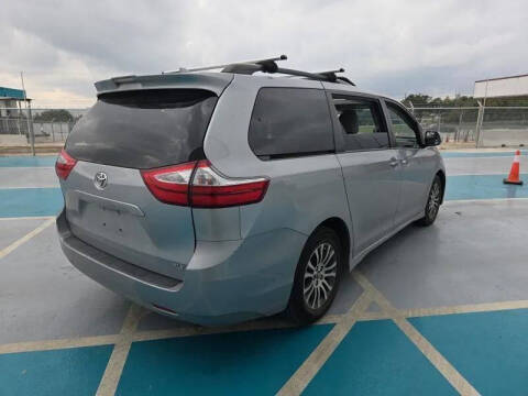 2018 Toyota Sienna XLE 8-Passenger