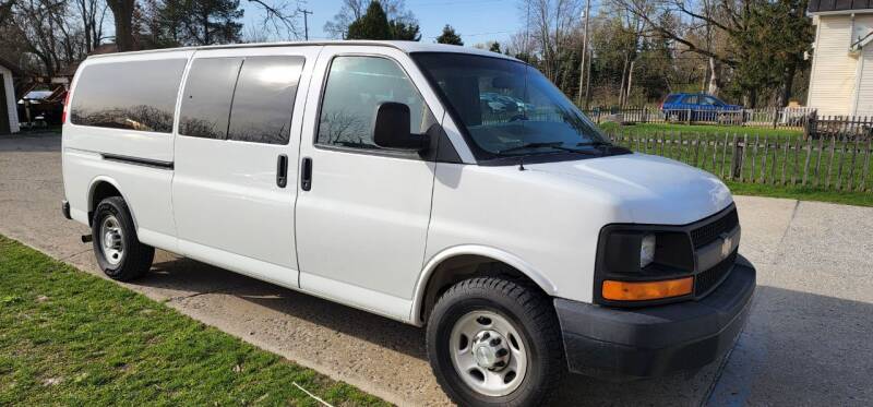 2015 Chevrolet Express Passenger for sale at Kachar's Used Cars Inc in Monroe MI