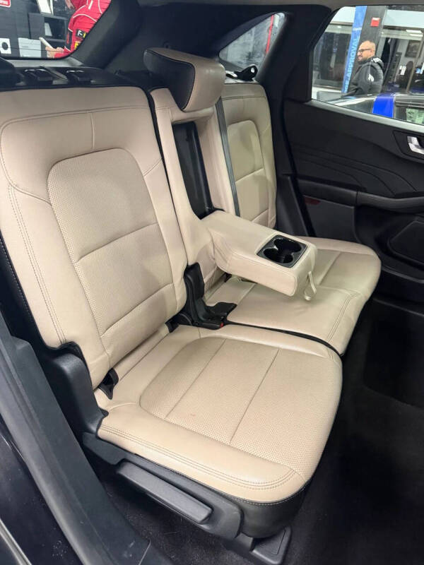 2022 Ford Escape SEL