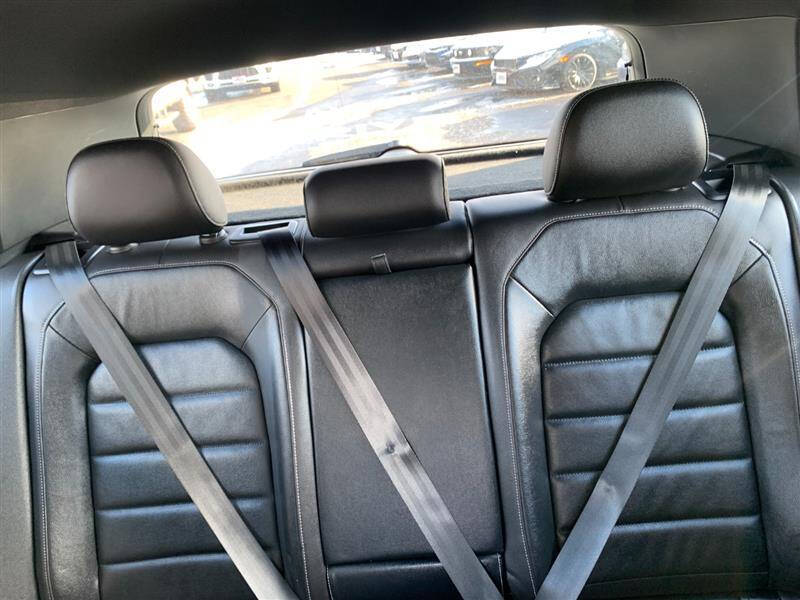 2017 Volkswagen Golf R 4Motion