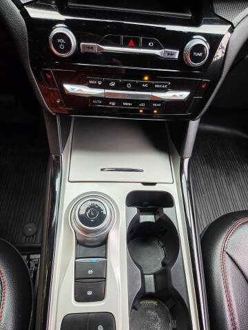 2022 Ford Explorer ST-Line