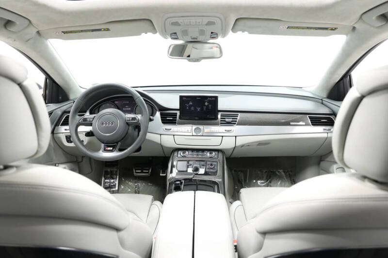 2013 Audi S8 4.0T quattro