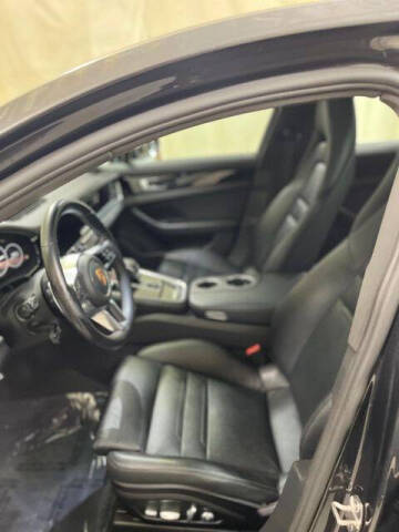 2018 Porsche Panamera 4