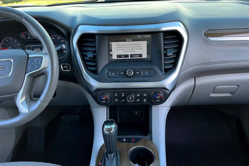 2017 GMC Acadia SLE-1