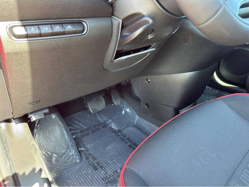 2024 FIAT 500e Inspi(RED)