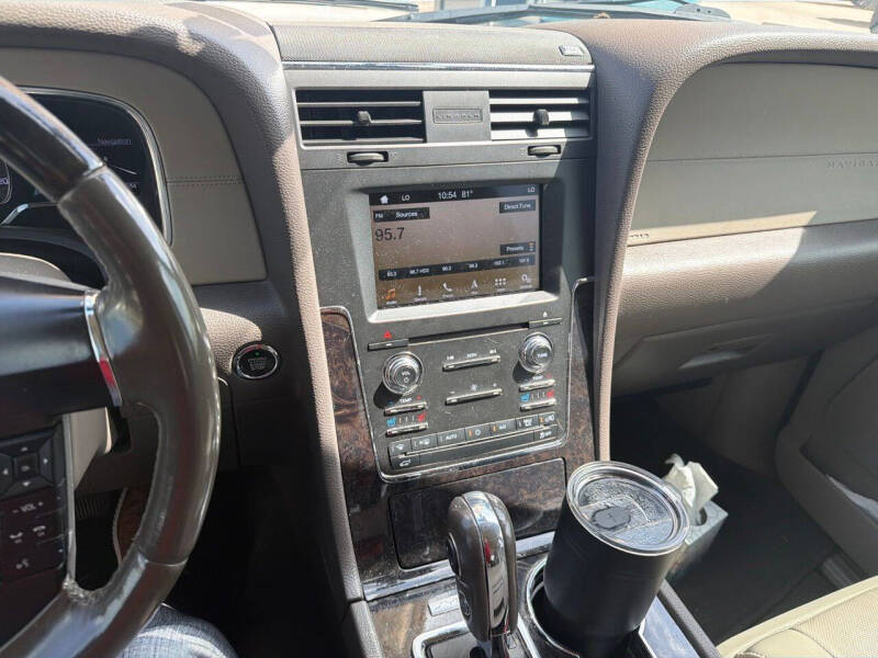 2017 Lincoln Navigator Select