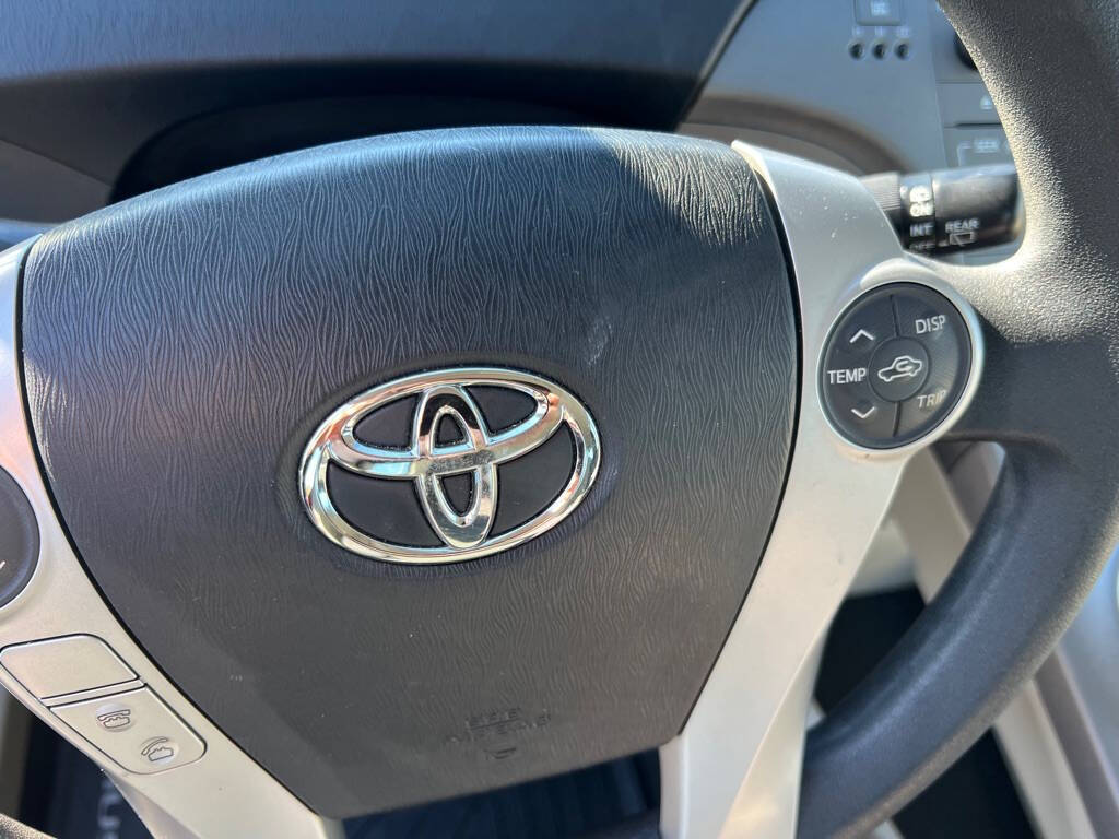 2013 Toyota Prius Two photo 22