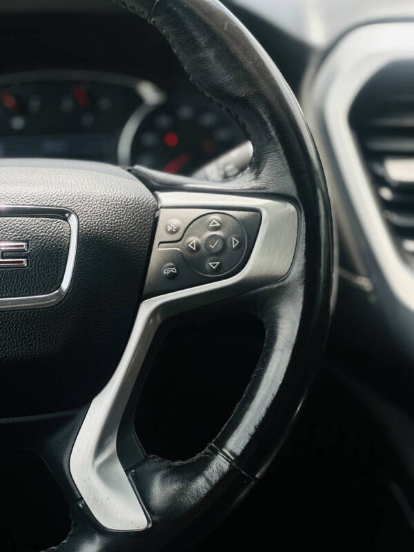2017 GMC Acadia SLT-1