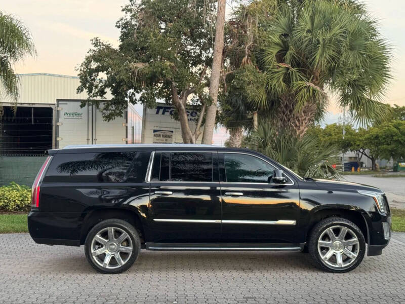 2017 Cadillac Escalade ESV Luxury