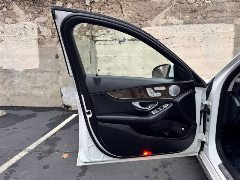 2016 Mercedes-Benz C-Class