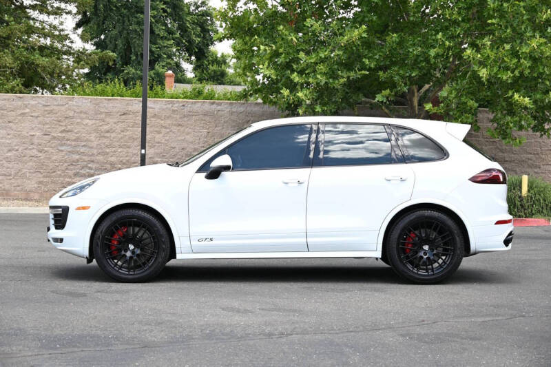 2016 Porsche Cayenne GTS