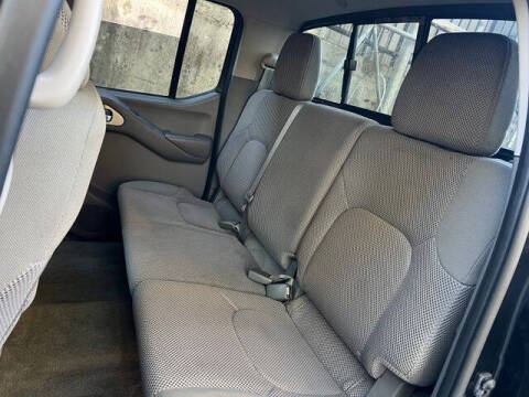 2017 Nissan Frontier SV