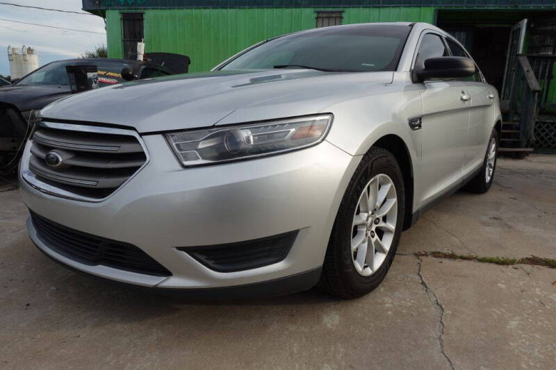 2013 Ford Taurus SE