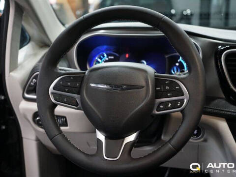 2022 Chrysler Pacifica Hybrid Touring L