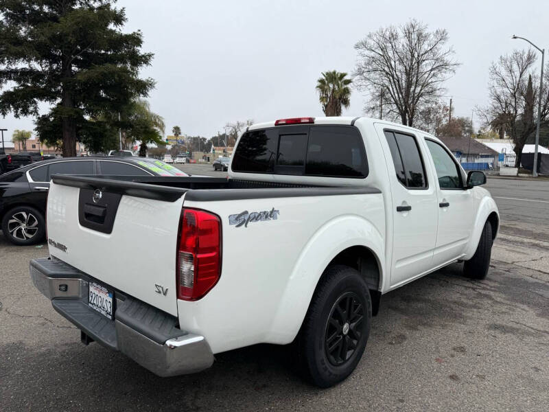 2019 Nissan Frontier SV photo 4