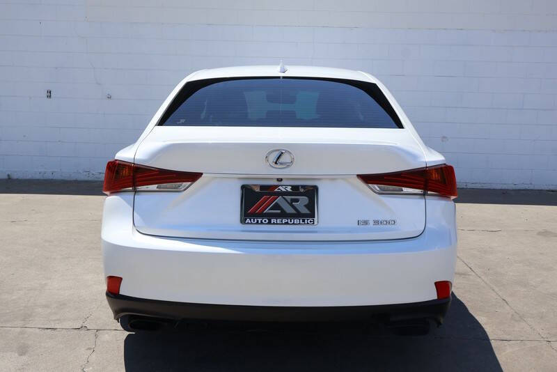 2018 Lexus IS 300