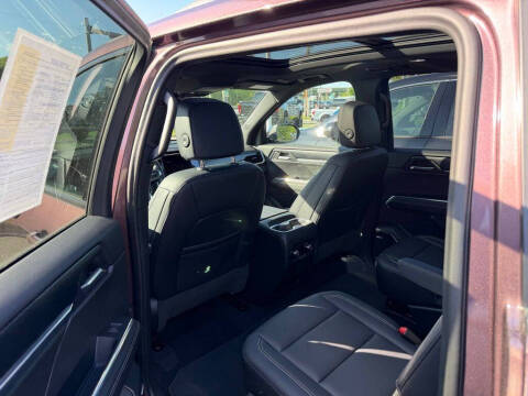 2024 GMC Acadia Elevation