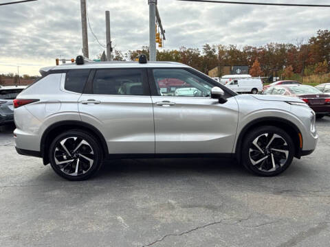 2022 Mitsubishi Outlander ES