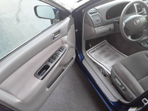 2005 Toyota Camry LE