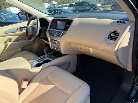 2017 Nissan Pathfinder SL