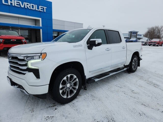 Used 2024 Chevrolet Silverado 1500 High Country with VIN 1GCUDJEL0RZ129833 for sale in Finley, ND