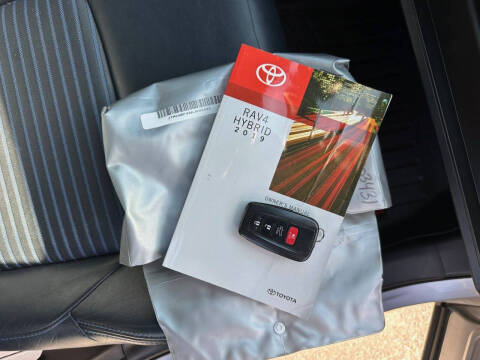 2019 Toyota RAV4 Hybrid XSE