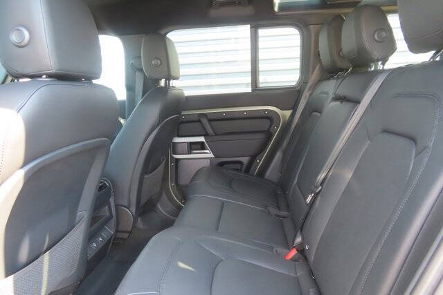 2024 Land Rover Defender 110 P300 S